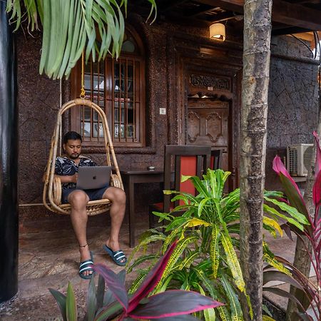 Madpackers Goa Anjuna - Bar Luaran gambar