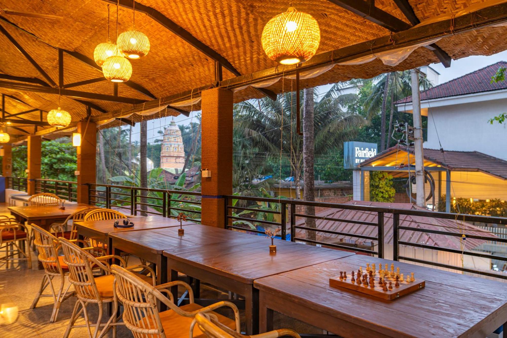 Madpackers Goa Anjuna - Bar Luaran gambar