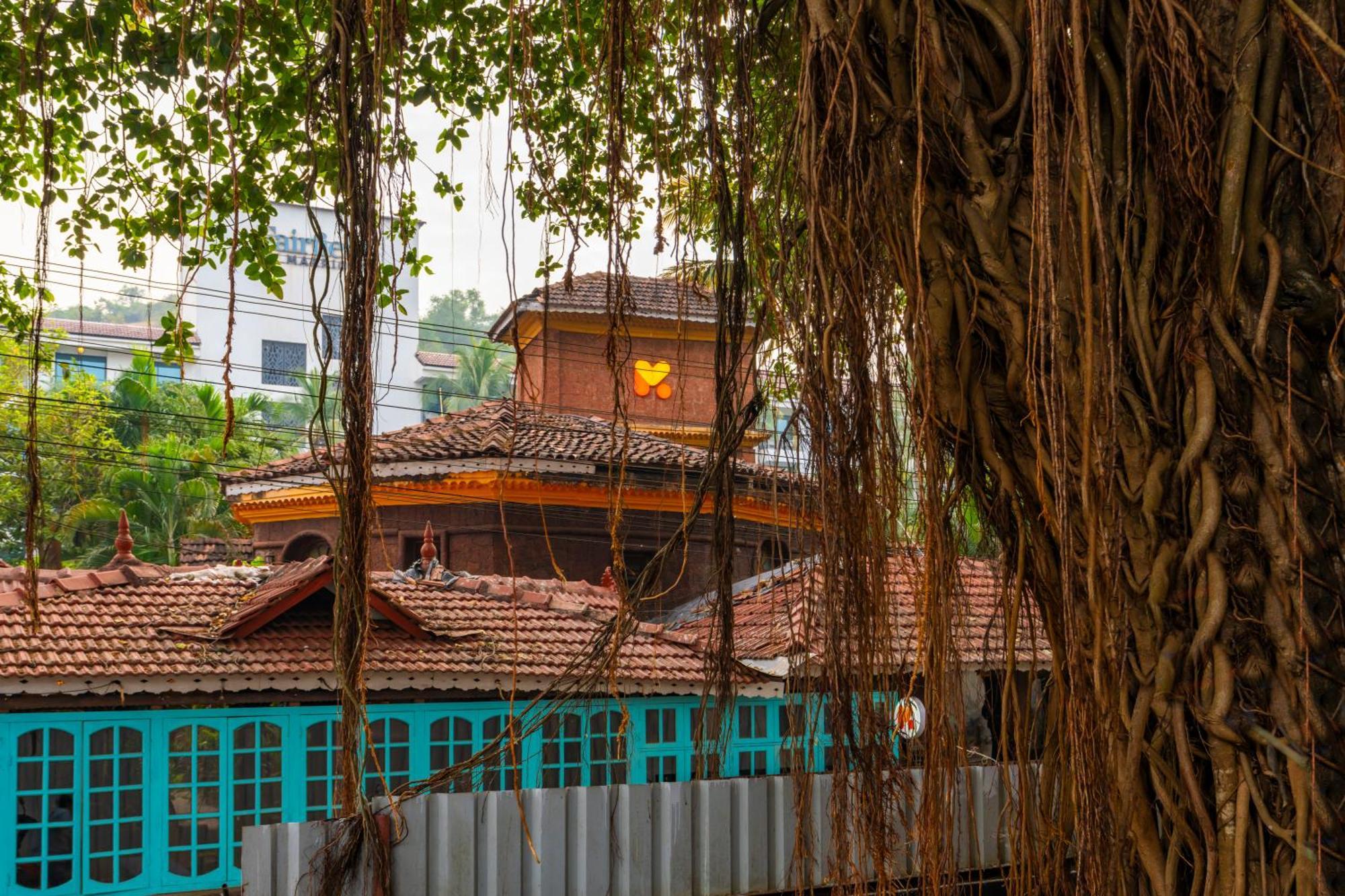 Madpackers Goa Anjuna - Bar Luaran gambar
