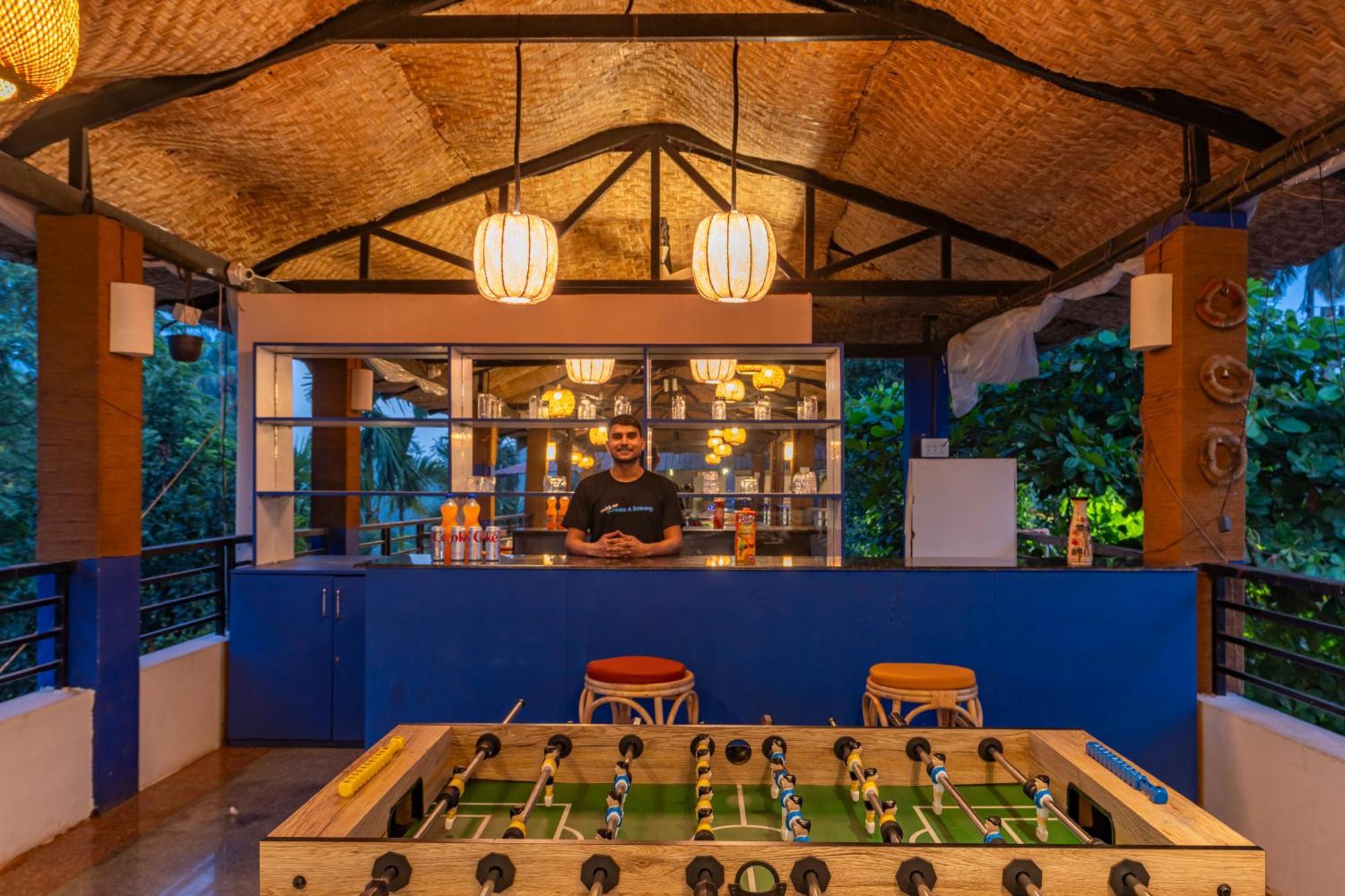 Madpackers Goa Anjuna - Bar Luaran gambar