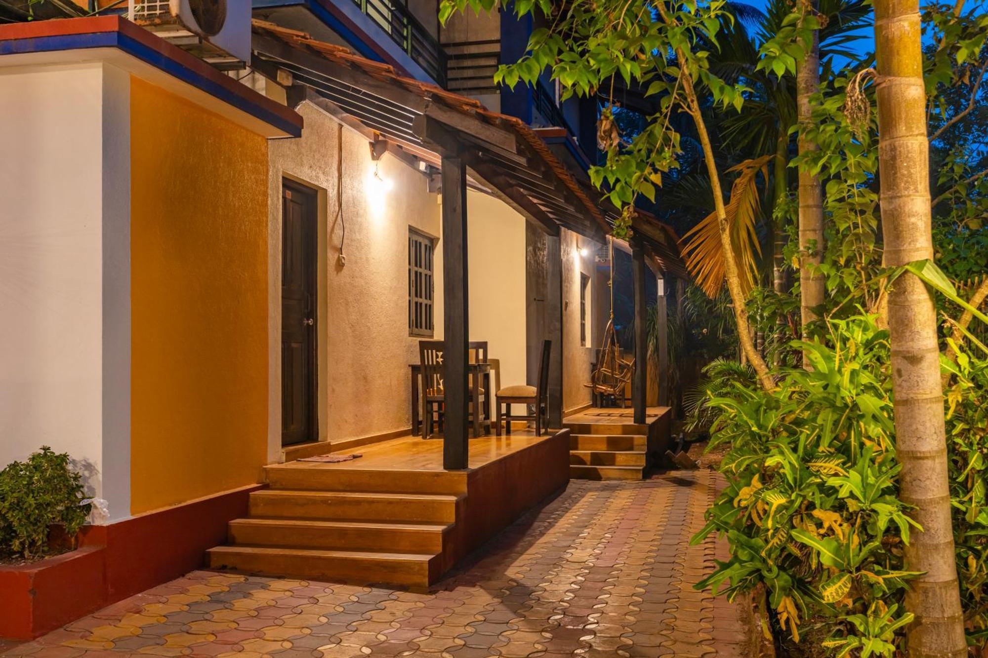 Madpackers Goa Anjuna - Bar Luaran gambar