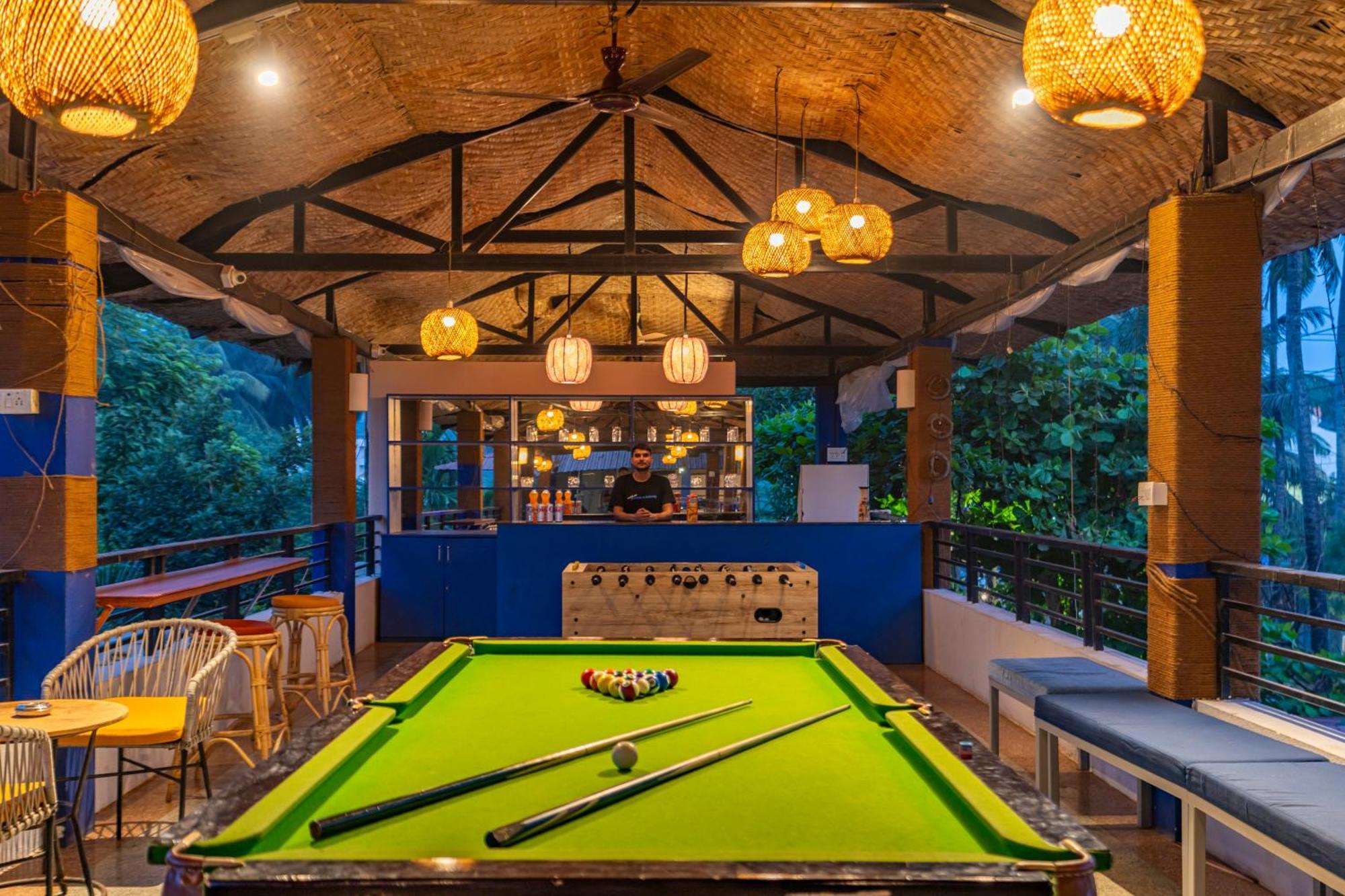 Madpackers Goa Anjuna - Bar Luaran gambar
