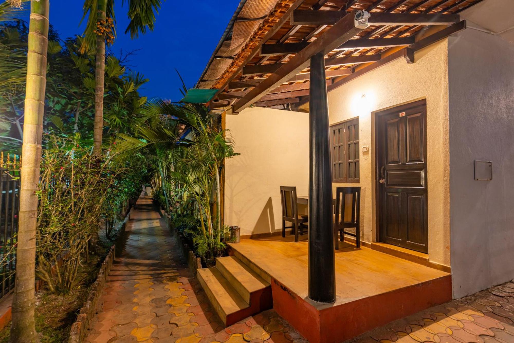 Madpackers Goa Anjuna - Bar Luaran gambar