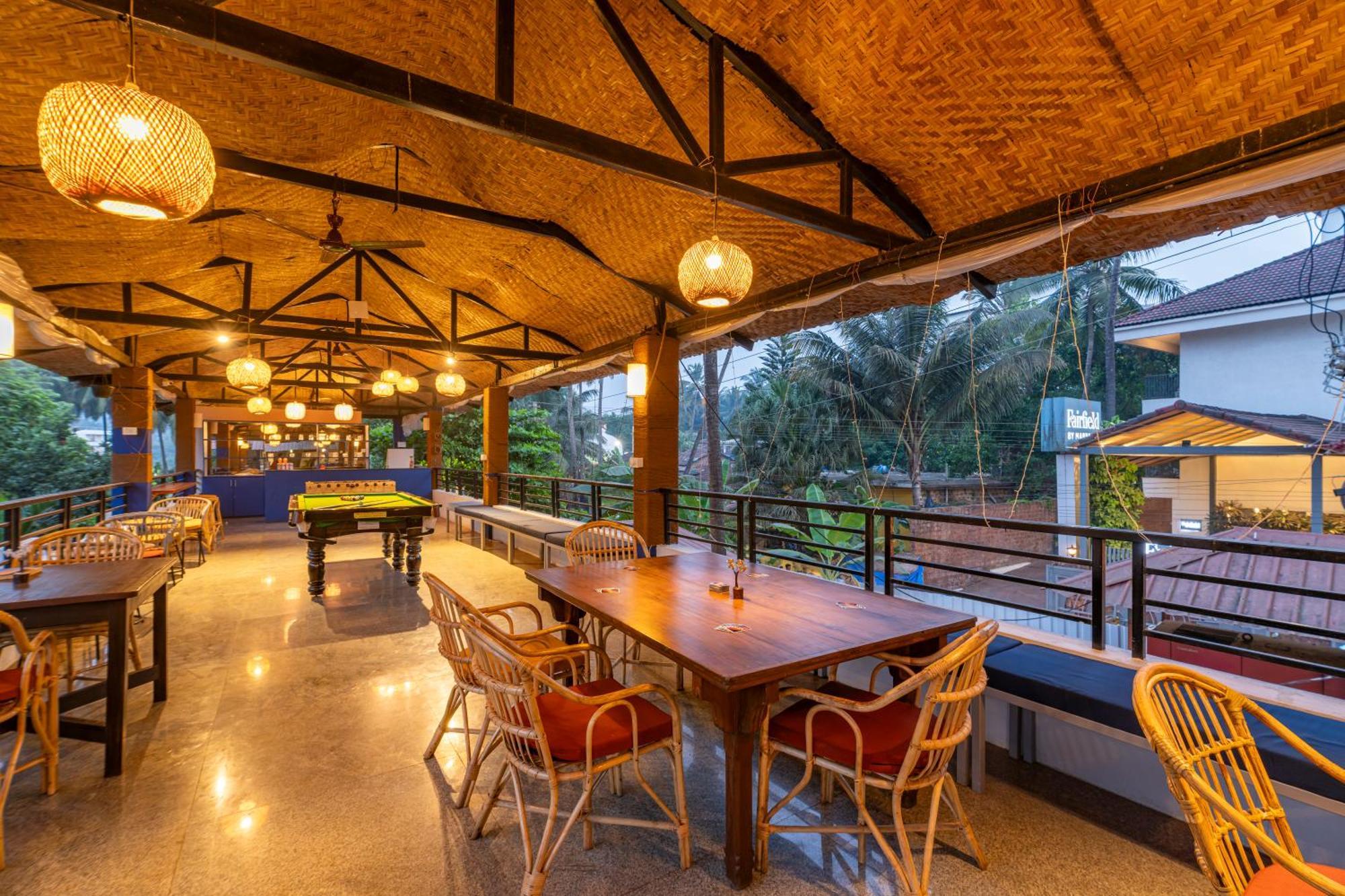 Madpackers Goa Anjuna - Bar Luaran gambar
