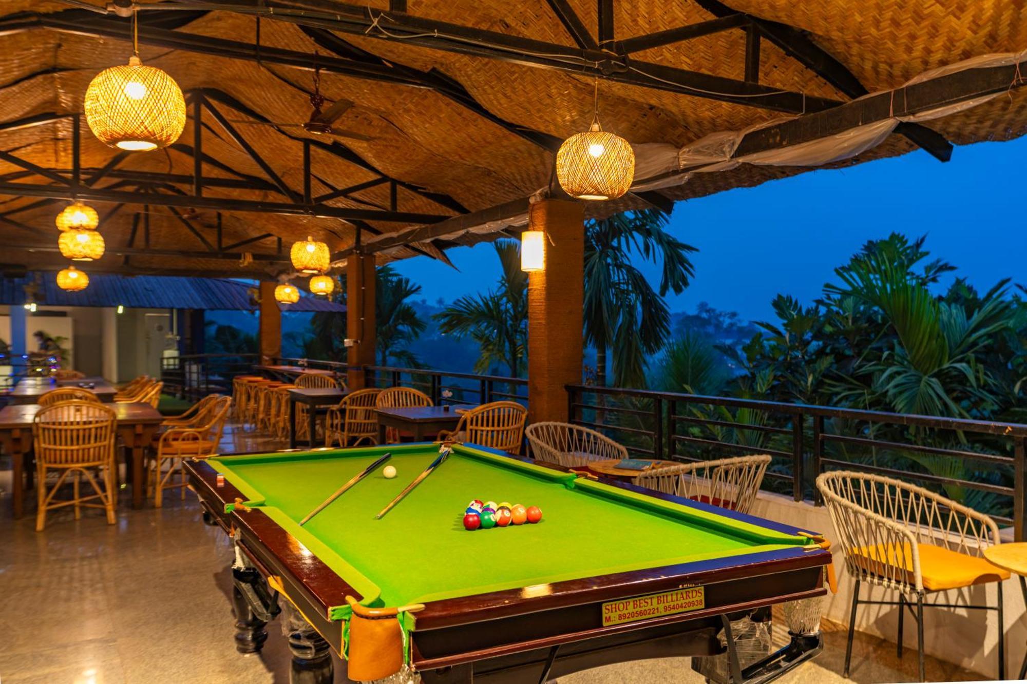 Madpackers Goa Anjuna - Bar Luaran gambar