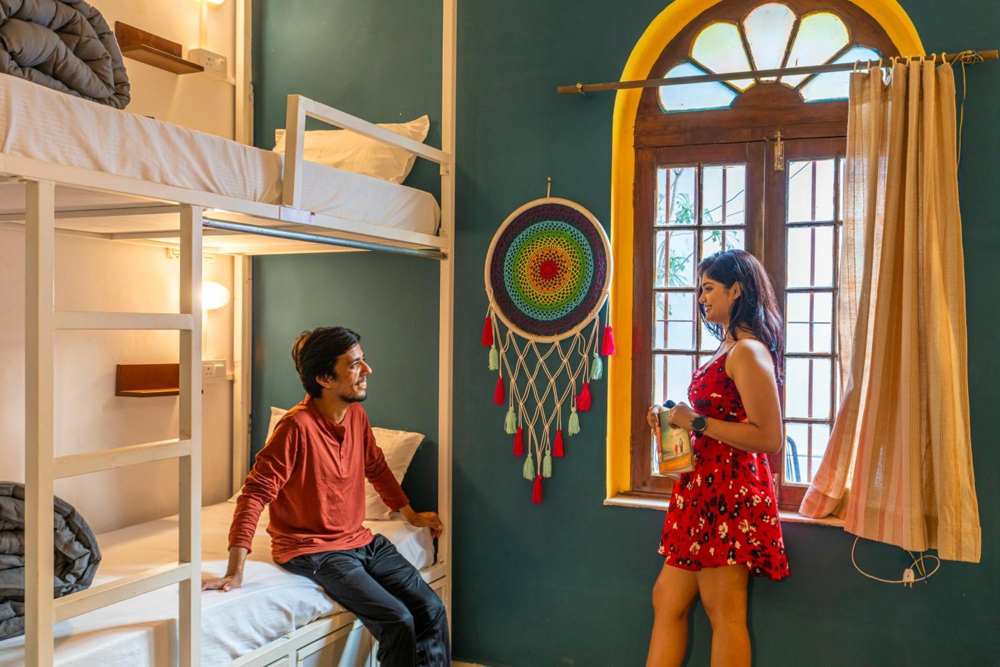 Madpackers Goa Anjuna - Bar Luaran gambar