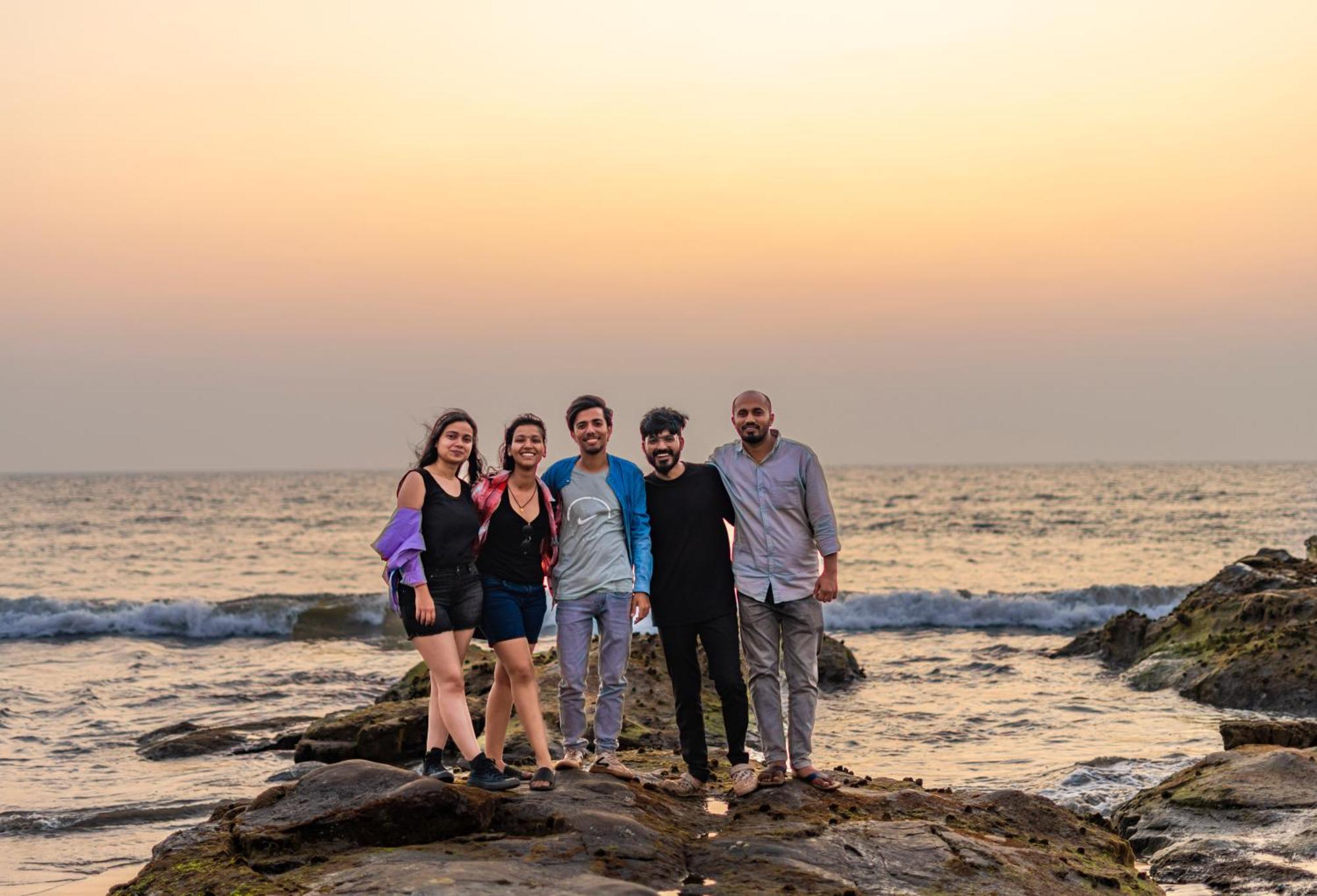 Madpackers Goa Anjuna - Bar Luaran gambar