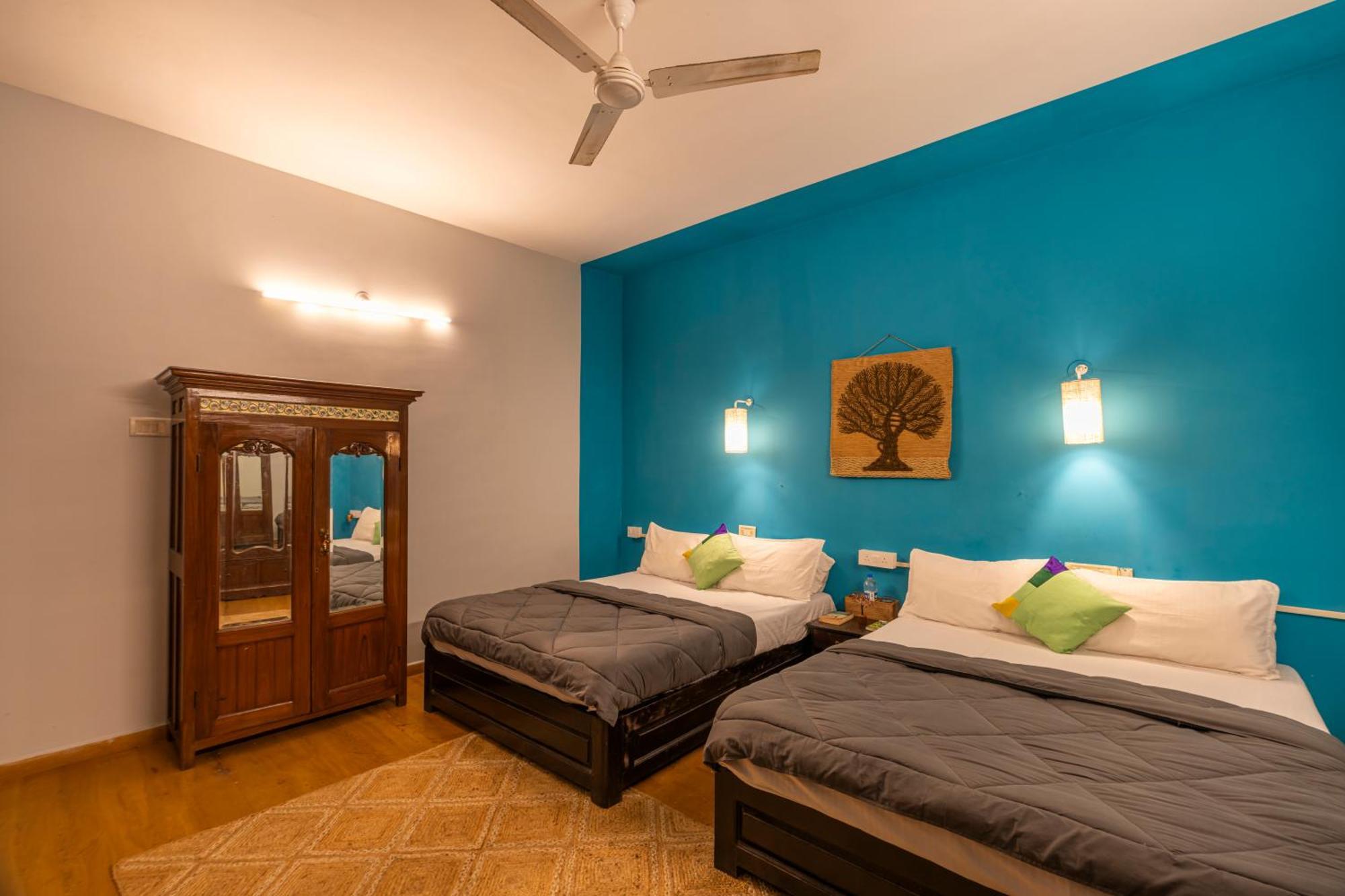 Madpackers Goa Anjuna - Bar Luaran gambar